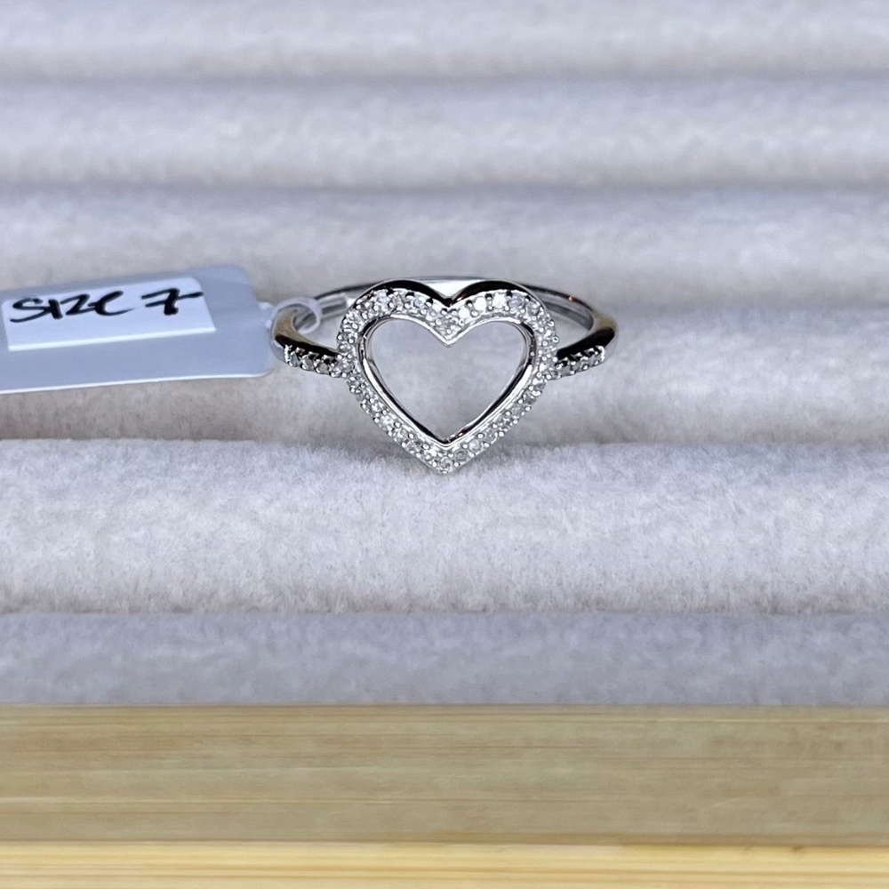R046 | Natural Diamond Open Heart Ring